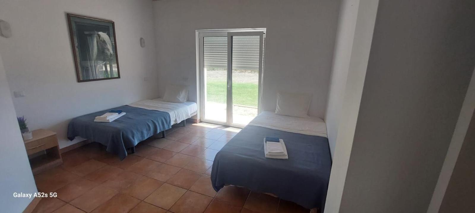 Paraiso Da Serva - Casas Courela Da Serva E Flor Do Rosto I E Ii